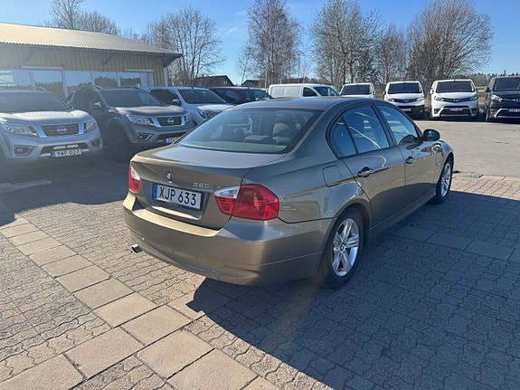 BMW 320 3 of 16