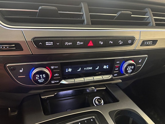 Audi Q7 8 of 12