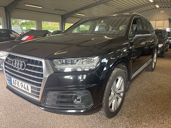 Audi Q7 10 of 12