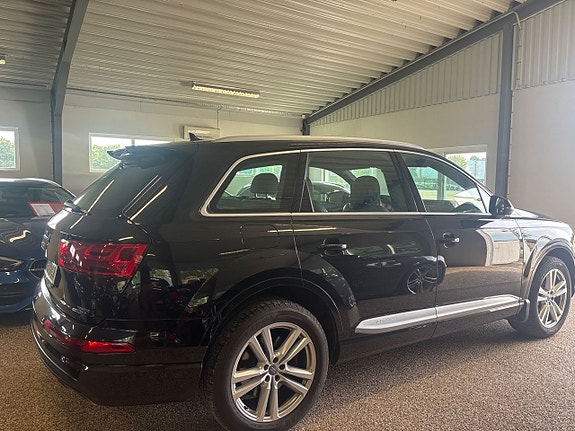 Audi Q7 11 of 12