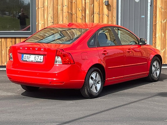 Volvo S40 4 of 5