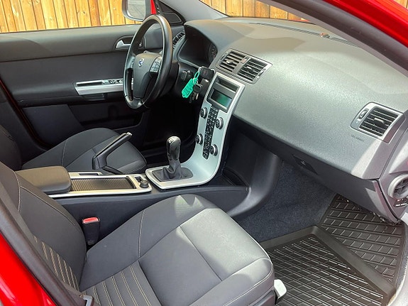 Volvo S40 5 of 5
