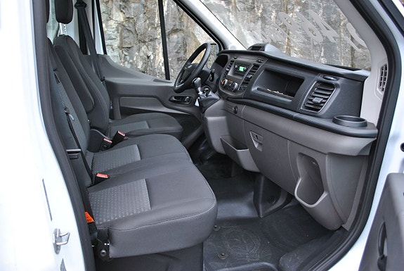 Ford Transit 7 of 12