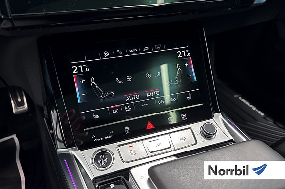 Audi Q8 e-tron 15 of 22