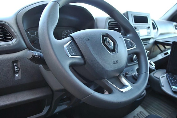 Renault Ny Master 165HK Flakbil med Kran ML 150.3 6 of 21