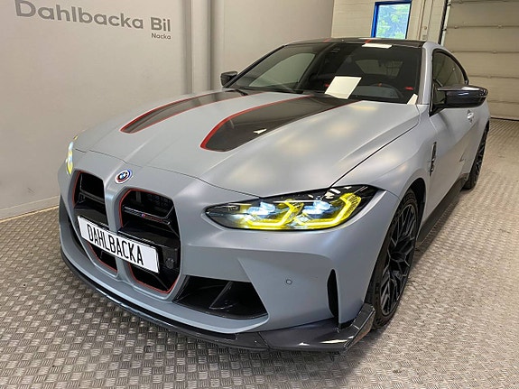 BMW M4 3 of 5