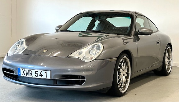 Porsche 911 Carrera 3 of 5