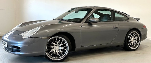 Porsche 911 Carrera 2 of 5