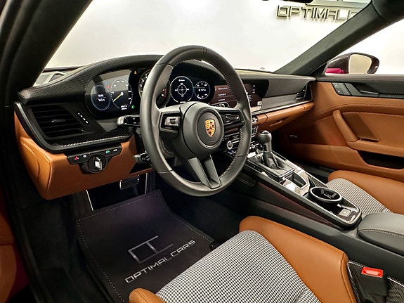 Porsche 992 4 of 5