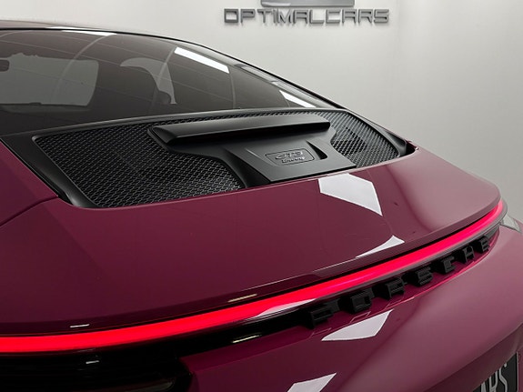 Porsche 992 17 of 18