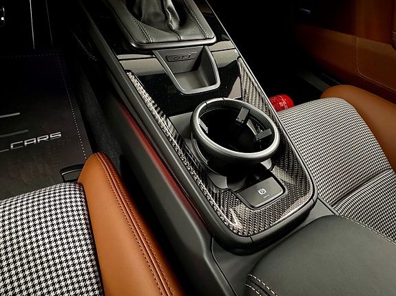 Porsche 992 16 of 18
