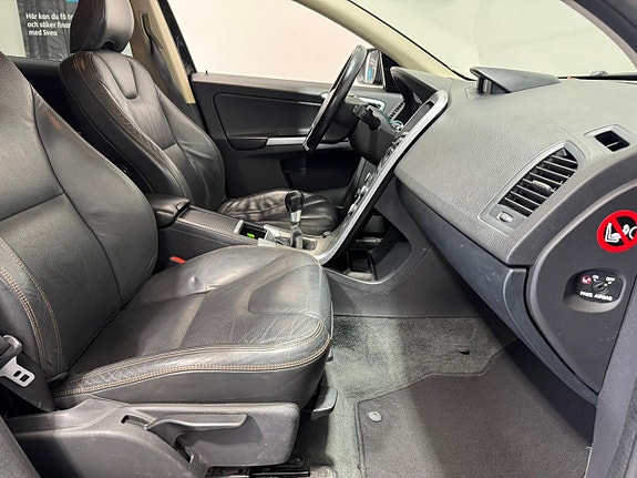 Volvo XC60 9 of 17