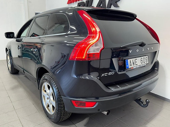 Volvo XC60 10 of 17