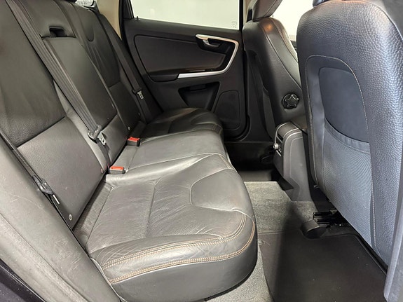 Volvo XC60 17 of 17