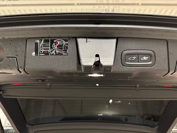 Volvo XC60 19 of 21