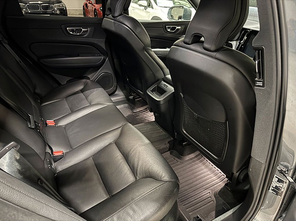 Volvo XC60 9 of 21