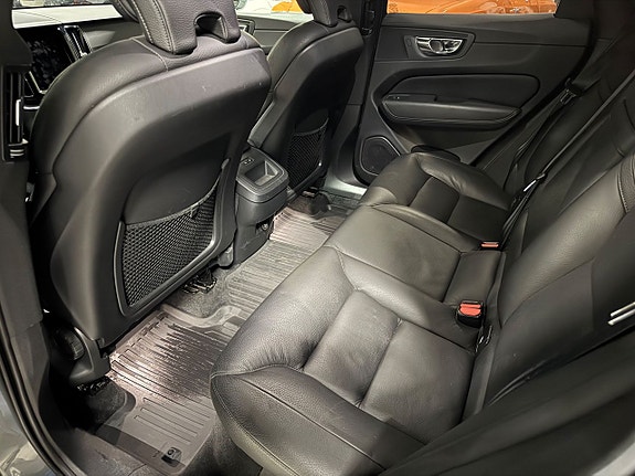 Volvo XC60 12 of 21