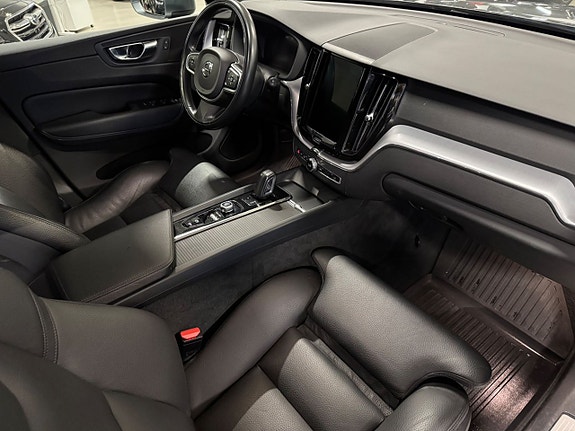 Volvo XC60 8 of 21