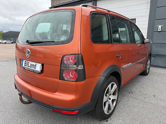 Volkswagen Touran Cross 6 of 11