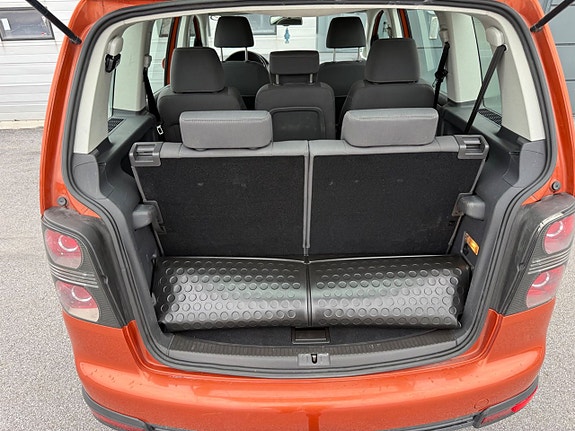 Volkswagen Touran Cross 11 of 11