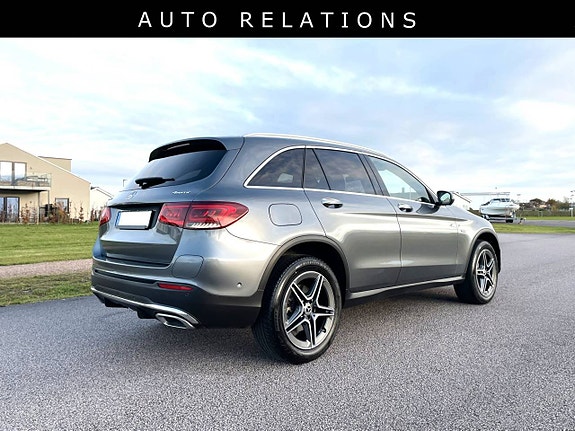 Mercedes-Benz GLC300 e 6 of 9