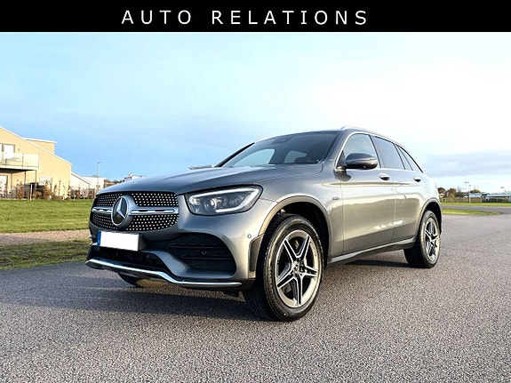 Mercedes-Benz GLC300 e 2 of 5