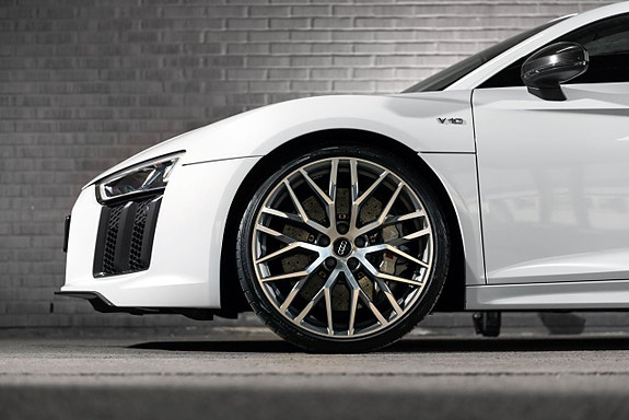 Audi R8 10 of 27