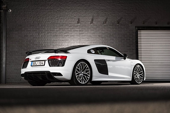 Audi R8 2 of 5