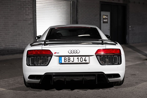 Audi R8 6 of 27
