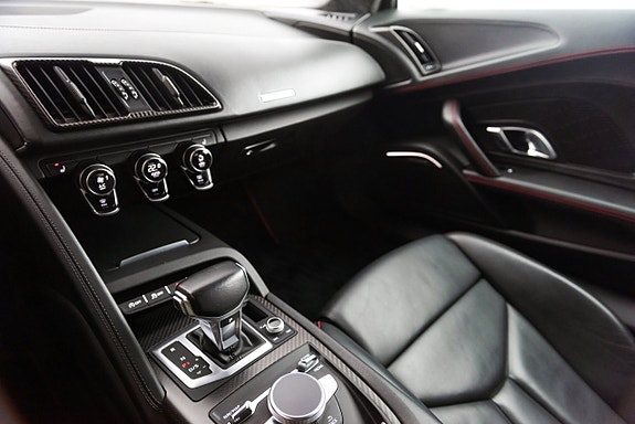 Audi R8 19 of 27