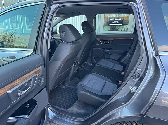 Honda CR-V 17 of 27