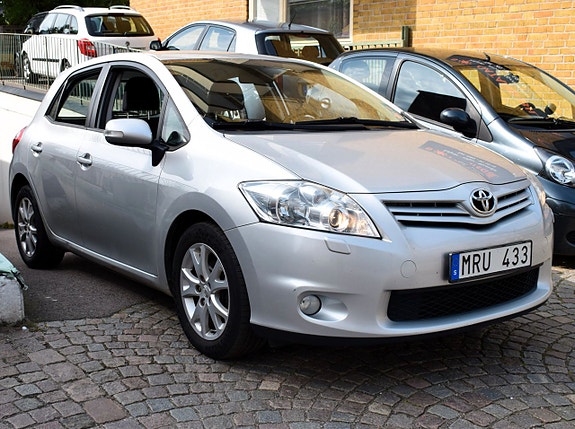 Toyota Auris 4 of 10
