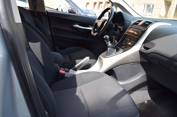 Toyota Auris 10 of 10