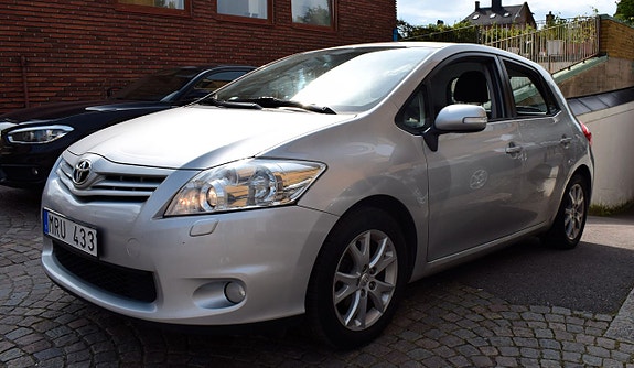Toyota Auris 6 of 10