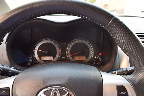 Toyota Auris 8 of 10