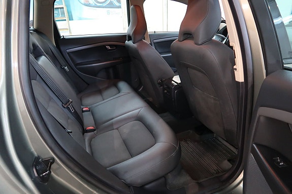 Volvo V70 12 of 17