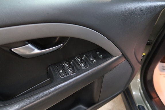 Volvo V70 11 of 17