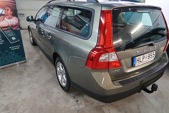 Volvo V70 4 of 5