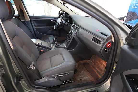 Volvo V70 13 of 17