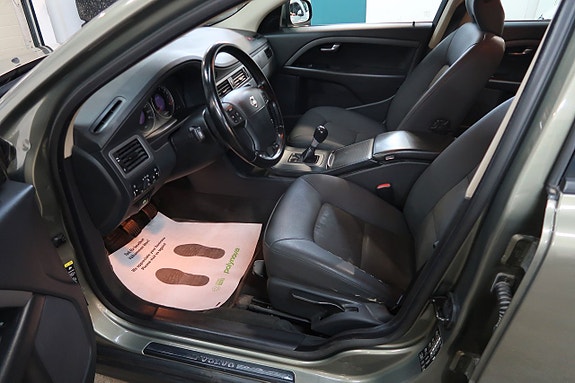 Volvo V70 9 of 17