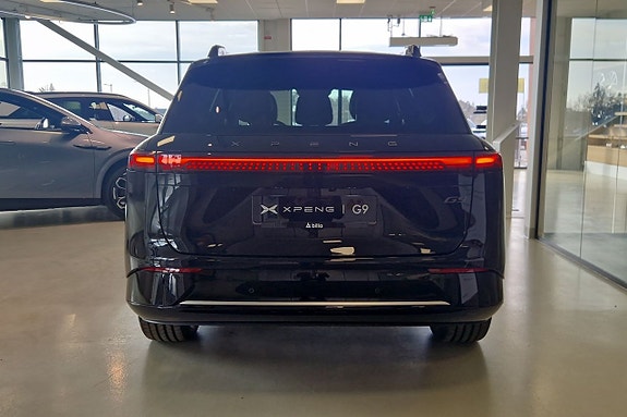 XPeng G9 4 of 16
