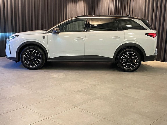 Peugeot 5008 3 of 5