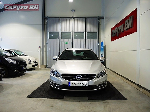 Volvo V60 2 of 22