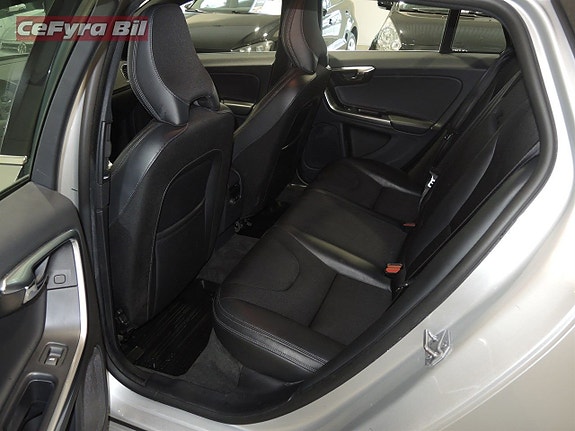 Volvo V60 14 of 22