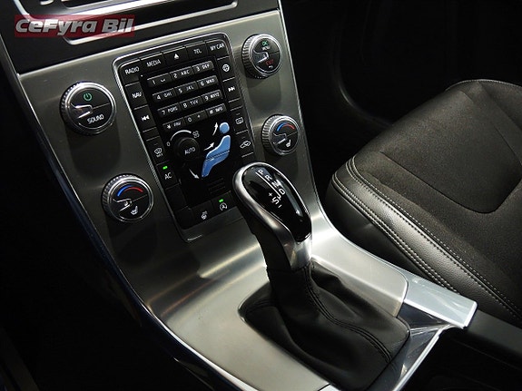 Volvo V60 12 of 22