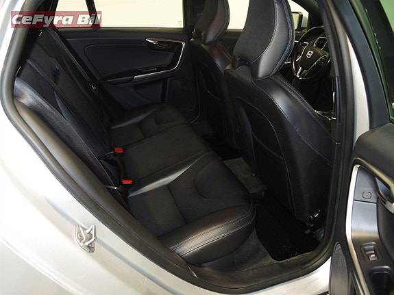 Volvo V60 15 of 22