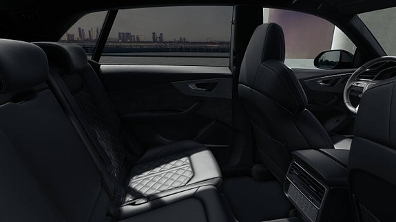 Audi Q8 10 of 12