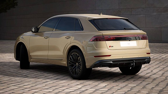 Audi Q8 2 of 12