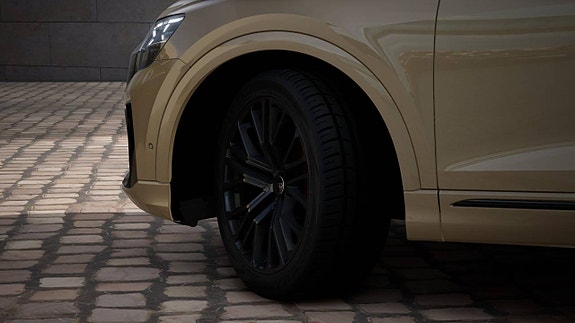 Audi Q8 5 of 12