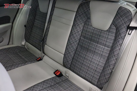 Volvo V60 17 of 23